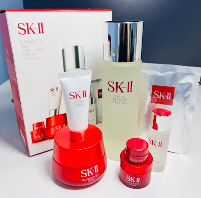 SK-II韩流美肌七件套 规格:神仙水230ml+大红瓶面霜80g+净肌洁面乳20ml+清莹露小样30ml+大红瓶面霜小样15g+赋能眼霜2.5g+前男友面膜1片